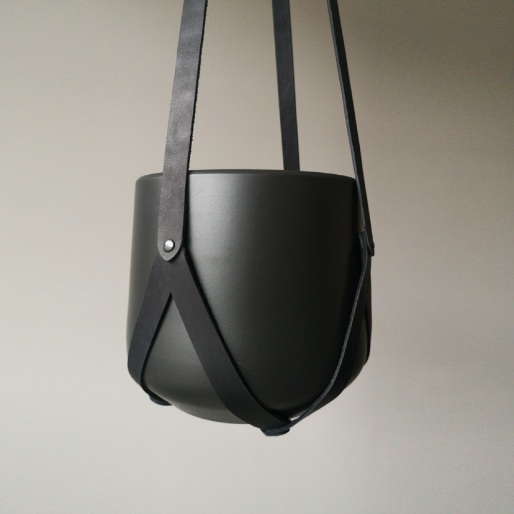 Leather plant hanger black | Minimalistic design