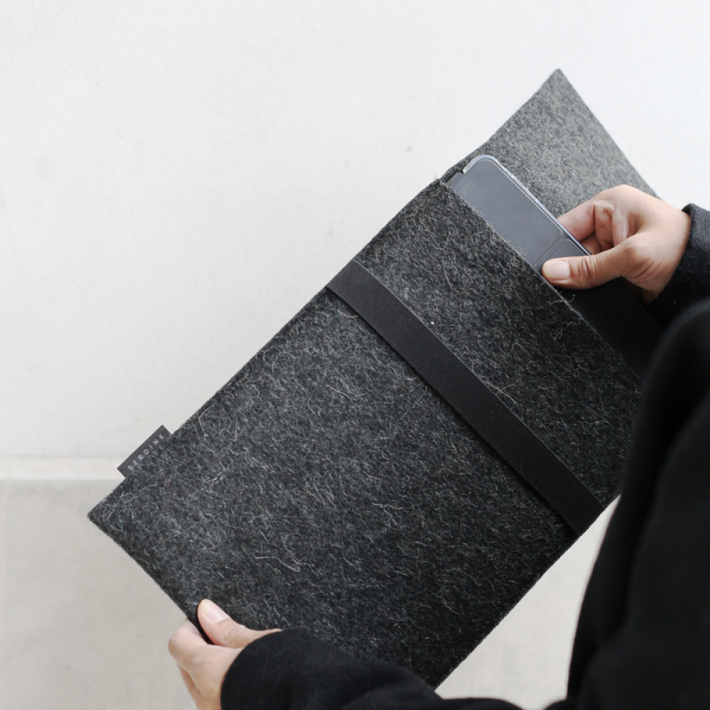 kosten Verbinding Inspireren The Sleeve 15" | Vilten laptophoes | MacBook sleeve 15 inch